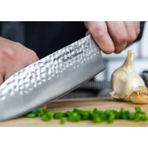 
                  
                    Mes - Santoku met bamboe Saya en bamboedoos - lemmet 180 mm - Collection200
                  
                