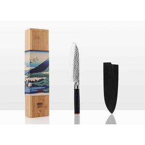 
                  
                    Mes - Santoku met bamboe Saya en bamboedoos - lemmet 180 mm - Collection200
                  
                